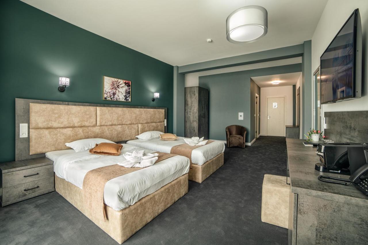Hotel Nordic Twins & Wellness Rădăuţi Exteriér fotografie
