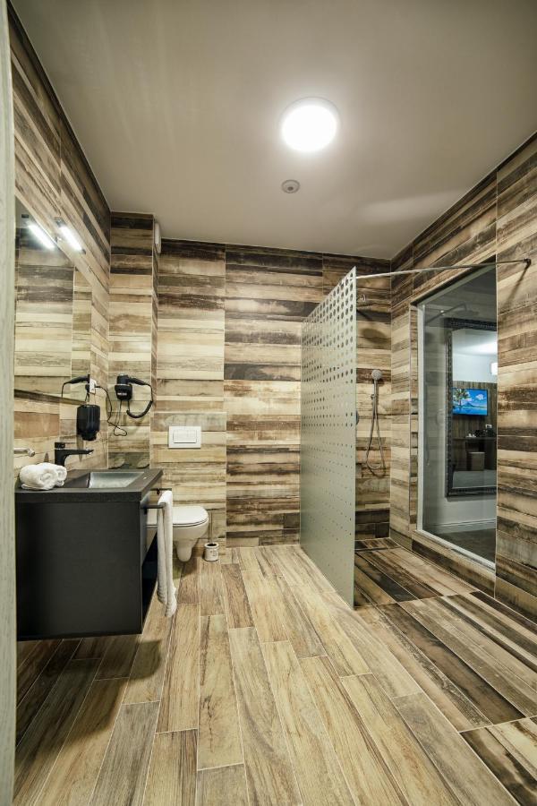 Hotel Nordic Twins & Wellness Rădăuţi Exteriér fotografie